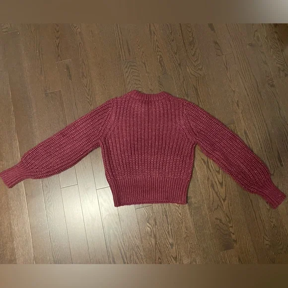 Beautiful sweater - Picture 3 of 5